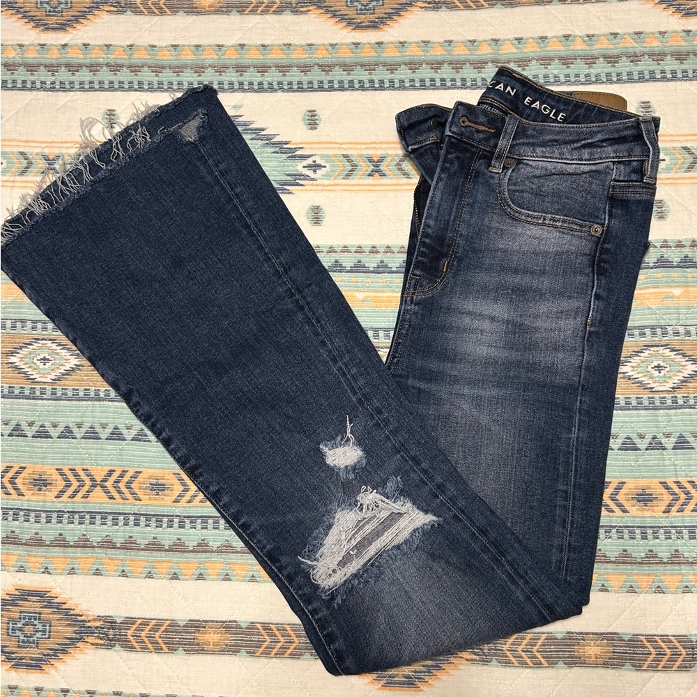 American Eagle Outfitters Women's Blue Distressed Jeans